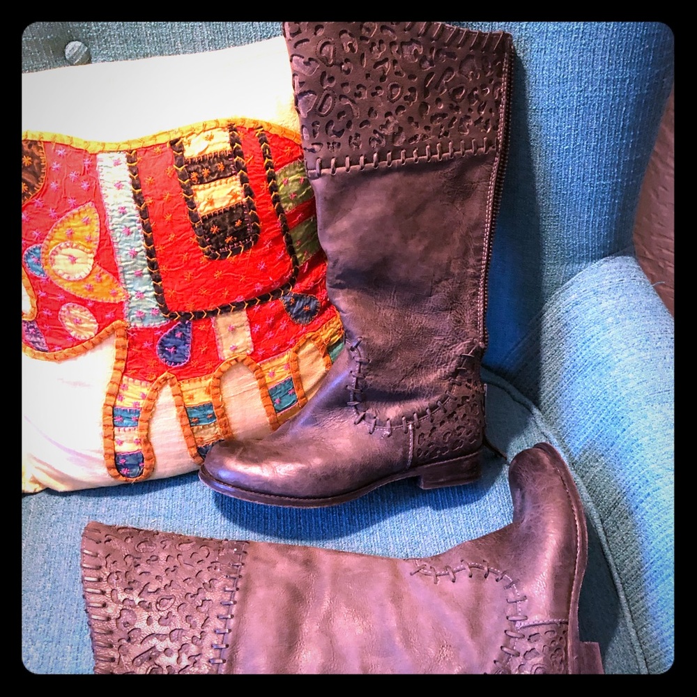 Black leather Corral boots